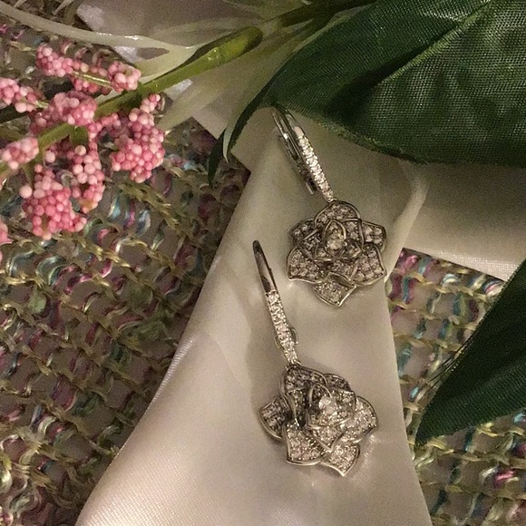 Rose Earrings - Picture 1 of 11